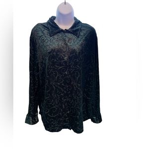 Velvet Deep Hunter green blouse.  M/L.    LG/GR/GR01